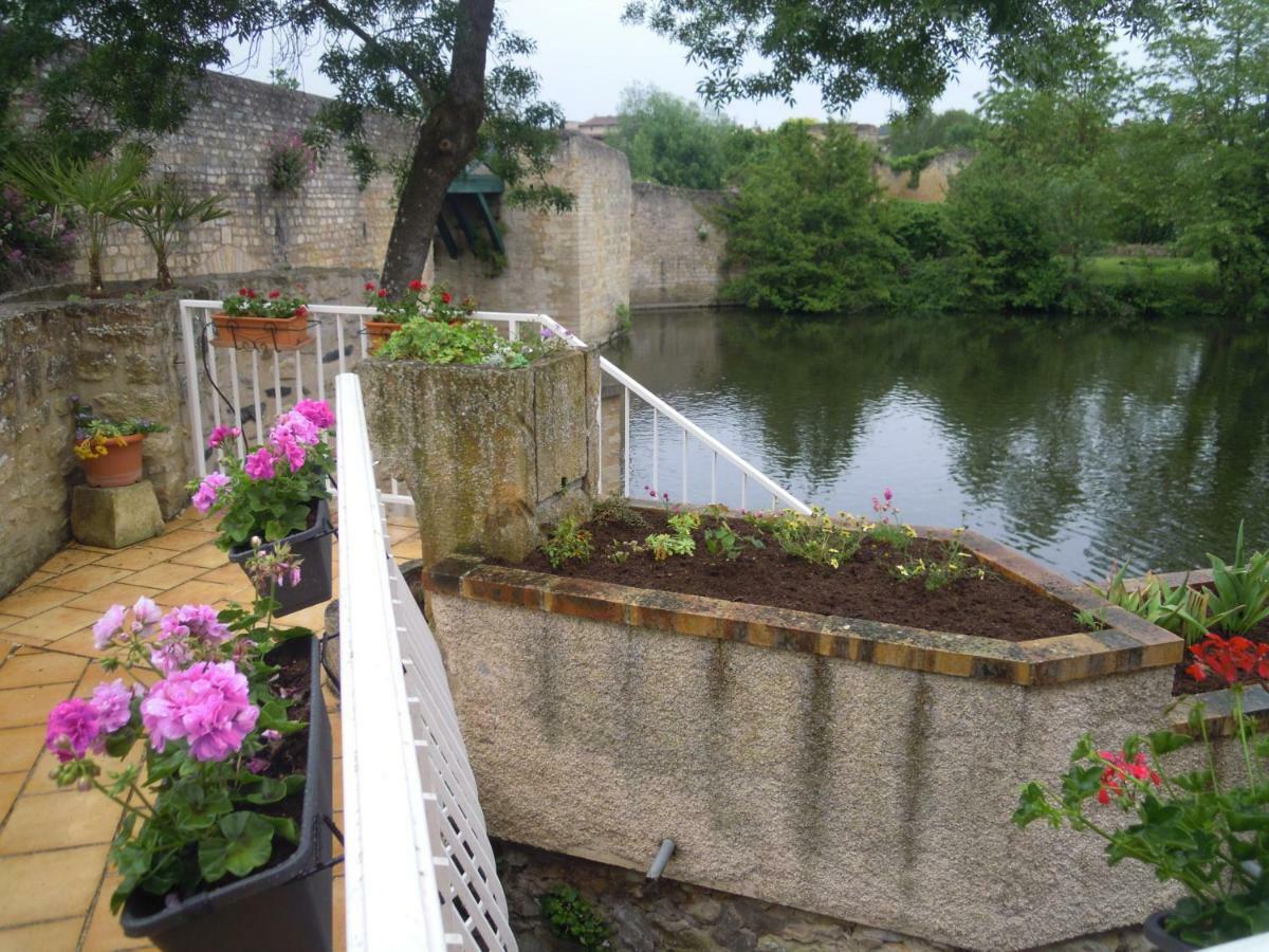 Moulin De L'Abbesse Bed & Breakfast Thouars Eksteriør bilde