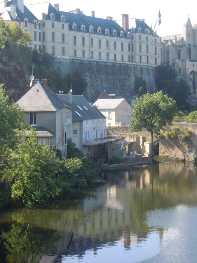 Moulin De L'Abbesse Bed & Breakfast Thouars Eksteriør bilde